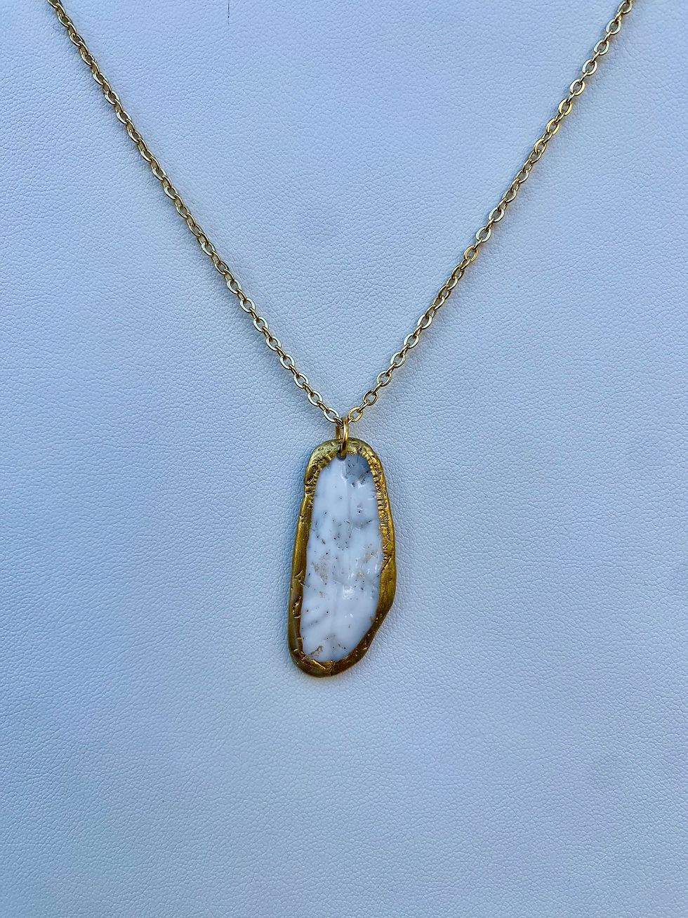 Thumbnail: White Shell with Gold Accent