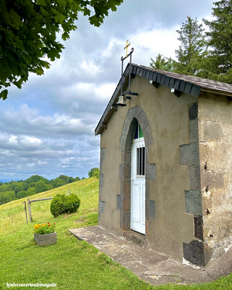 Randonnée Puy de Lassolas et Puy de la Vache par les Puys Montjuger et Pourcharet puy de dome chaine des puys parc naturel régional des volcans d'Auvergne Massif Central France blog voyage lesdecouvertesdemagalie