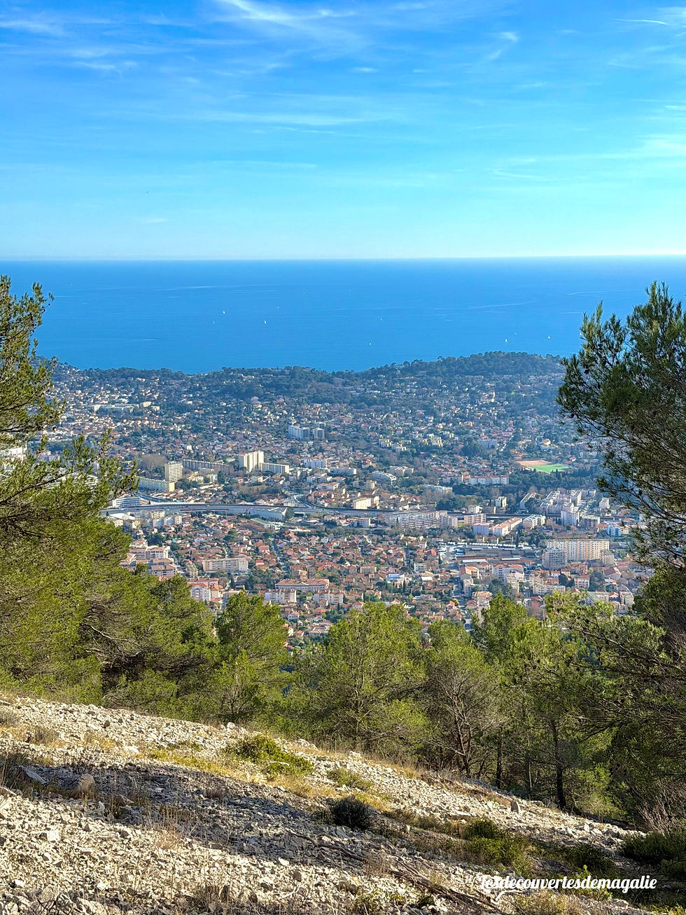 Randonnée au Mont Faron à Toulon dans le Var vue sur la rade