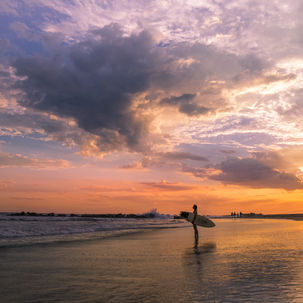 Venice Beach Sunsets are the best: 15 Inspiring Sunset Photos of Venice Beach California.