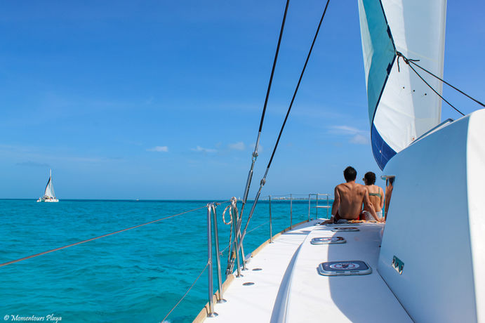 Isla Mujeres Catamaran Momentours Playa