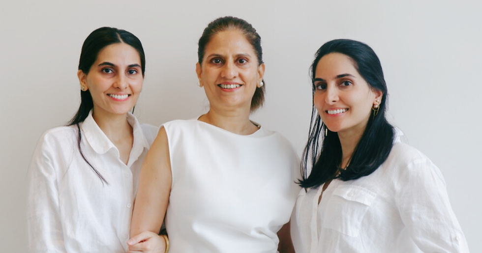 How sisters Naina and Roshni Mehta built Hibiscus Monkey with their mom, Mona Mehta