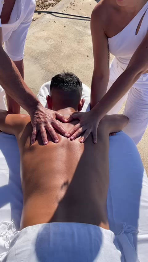 MASAJE A CUATRO MANOS