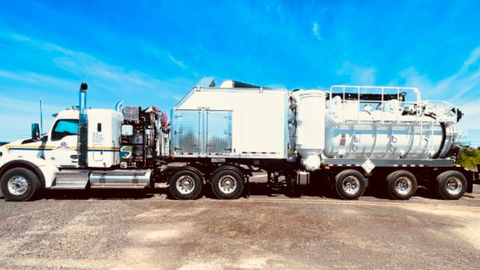 Supervac delivers a new hydro-excavator trailer to JMV Environnement Inc.