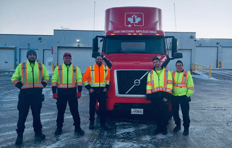 Coke Canada Bottling accélère l’électrification avec de nouveaux camions Volvo au Québec et en Colombie-Britannique