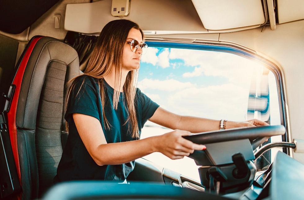 Attirer les jeunes femmes dans le camionnage : un défi essentiel pour l’avenir de l’industrie