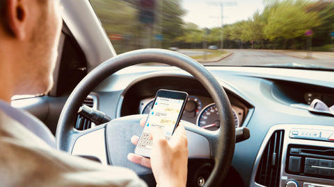 La distraction au volant : principale inquiétude des automobilistes, selon un sondage de Desjardins Assurances