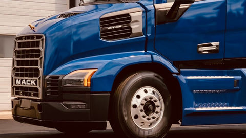Mack Trucks présente de près son tout nouveau Anthem au congrès de l’ATA à San Diego