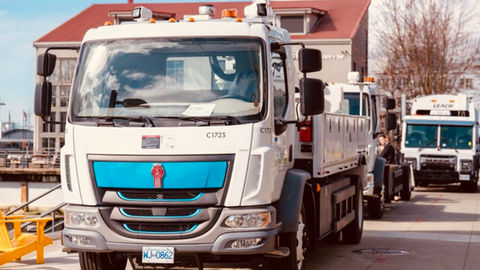 Électrification des parcs de véhicules moyens et lourds : une évaluation nationale de l’adoption et de la demande en électricité au Canada
