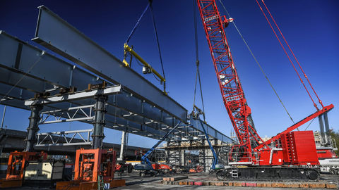 Pont de l'Île-aux-Tourtes: Une grue géante au service du nouveau pont