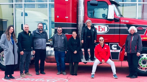 EBI et Excellence Peterbilt: Un camion pas comme les autres prend la route du Grand Montréal