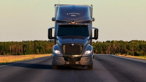 Texas: International lance ses essais de flotte autonome sur l’Interstate-35