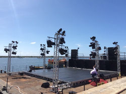 Palco montado em balsa - Marco Zero