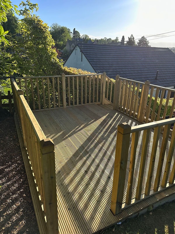 landscape-gardener-stroud-decking-solutions.jpg