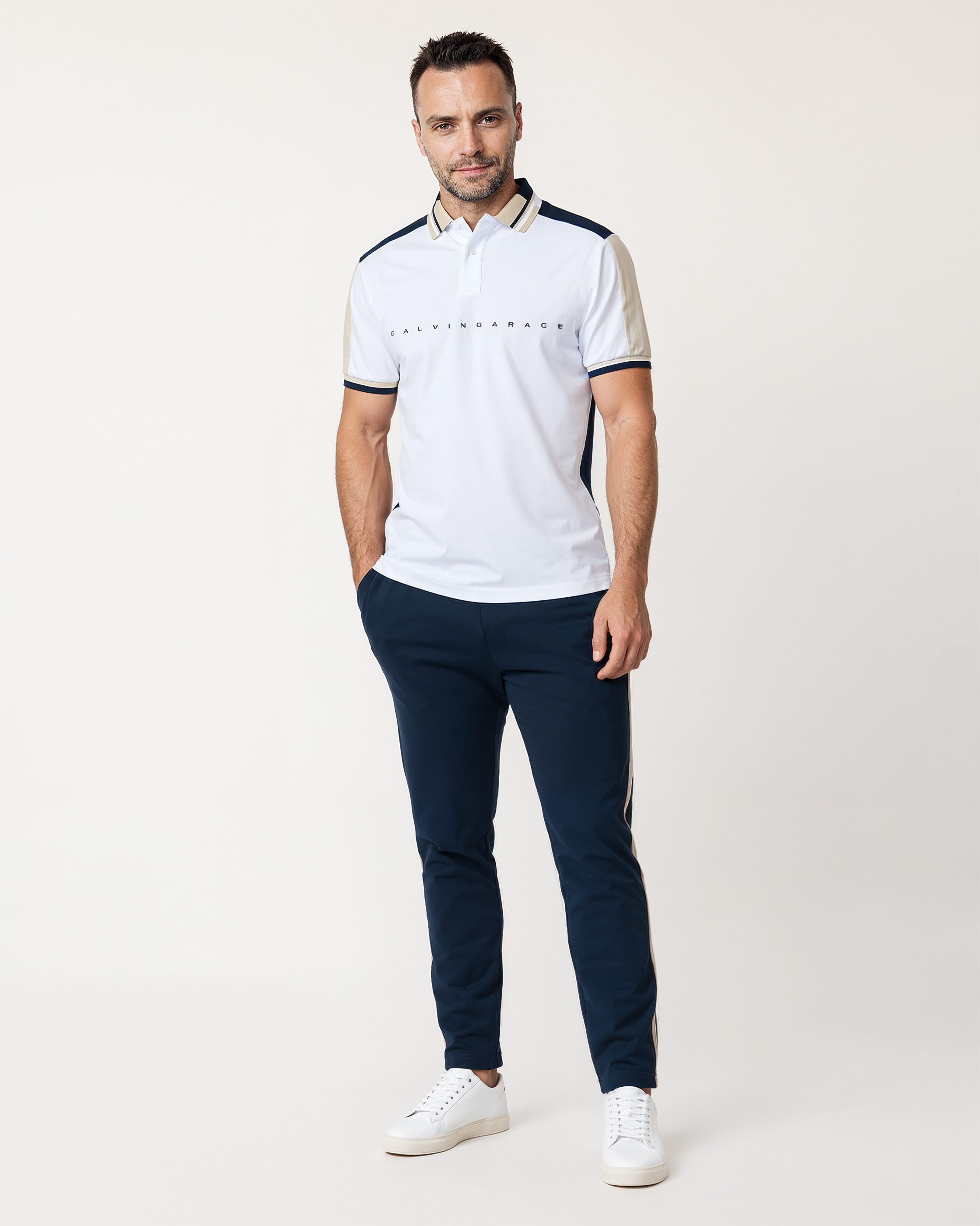 Beyaz şeritli polo yaka erkek t-shirt yan görünüm