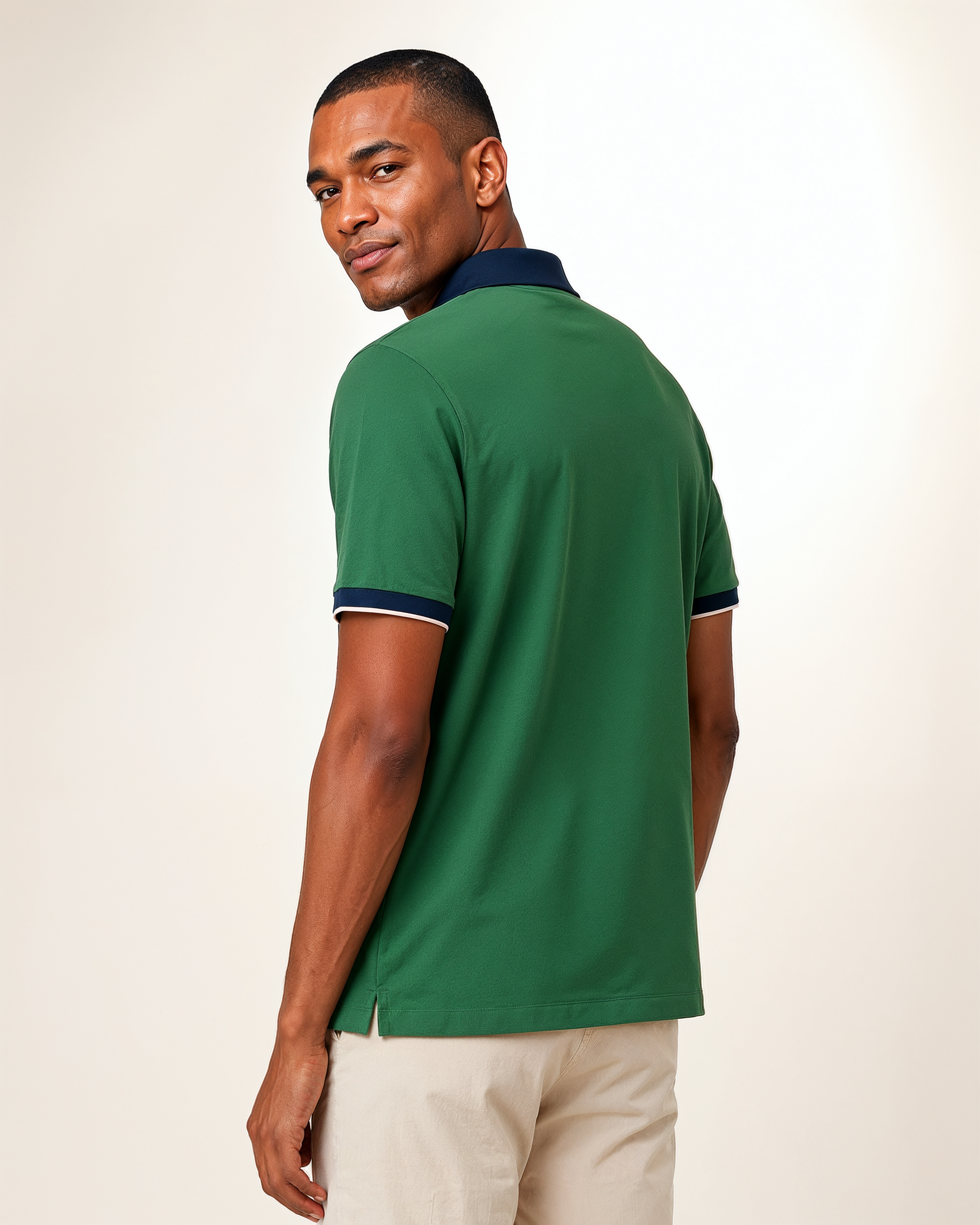 Koyu yeşil şeritli polo yaka erkek t-shirt detay görünüm
