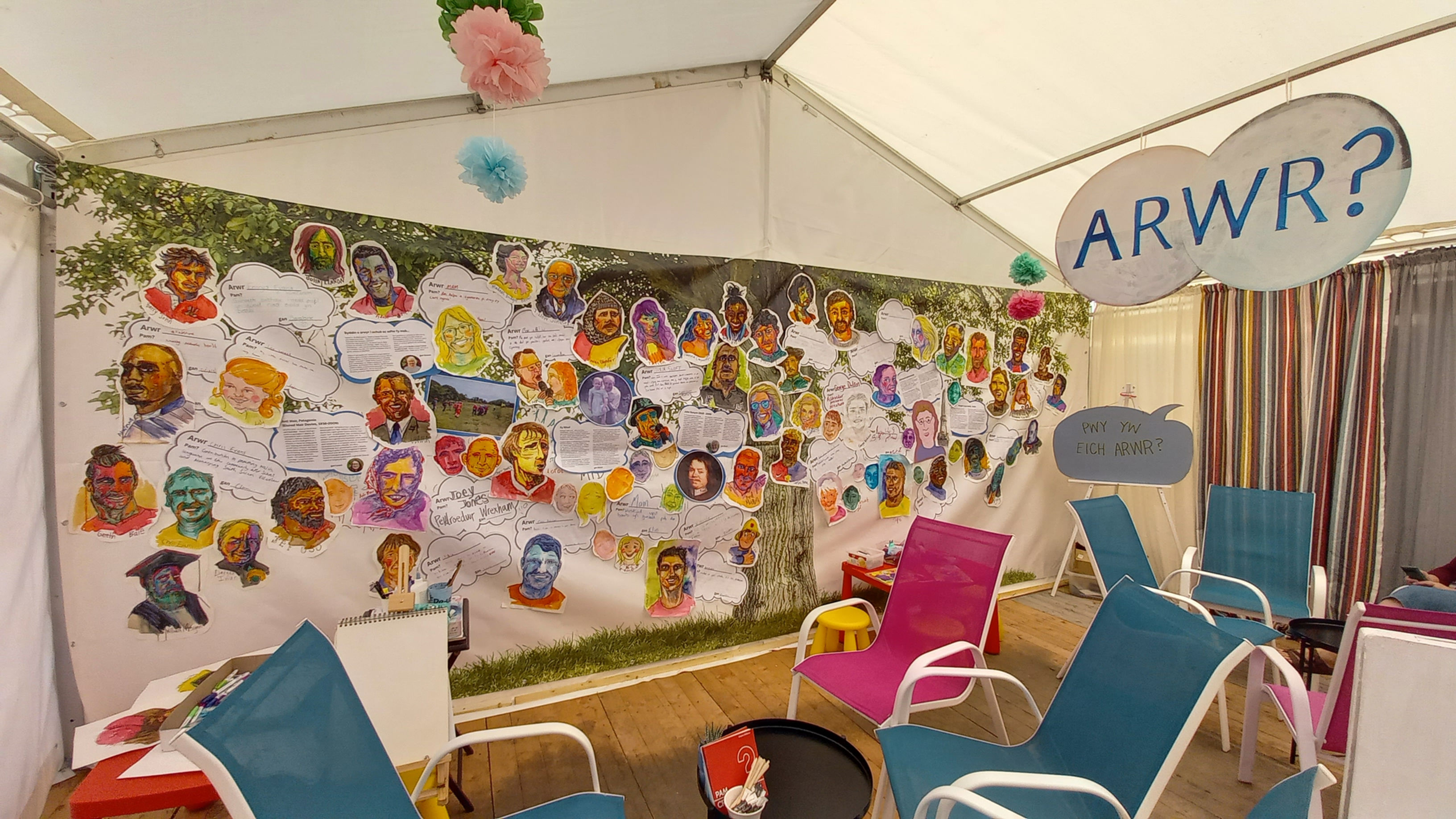 Portreiadu 'Arwyr?' yn EisteddfodWrexham '25