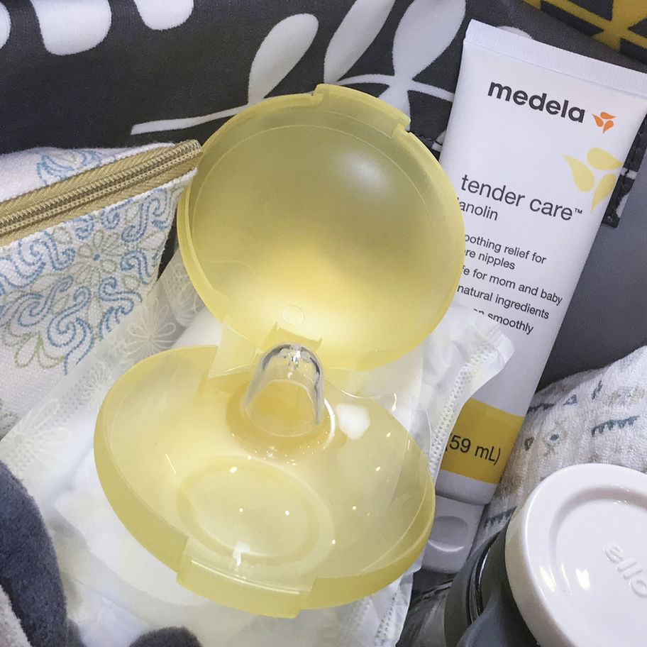 Nipple Shield Medela® Contact™ 24 mm Silicone Reusable - MCK-1196225_ls4.jpg