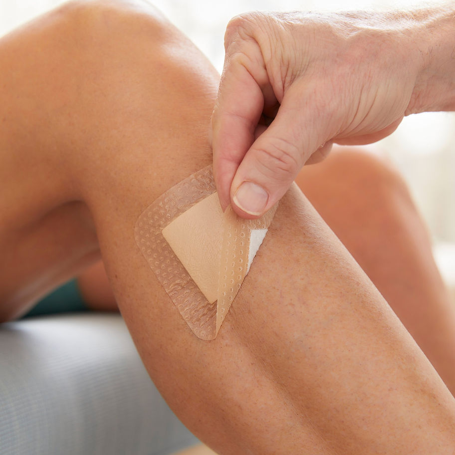 McKesson Lite Hydrocellular Foam Dressings w/ Border & Silicone Adhesive, 4 x 4" - MCK-1083090_ls2.jpg