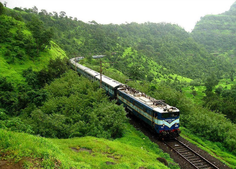 chiplun to mumbai train