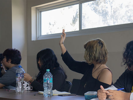 El circulo de lectura "Nopales de leer" da inicio a su primera sesión.