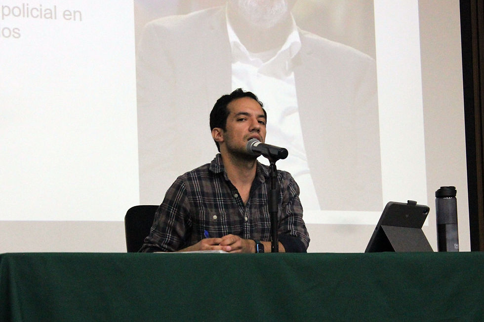 Élmer Mendoza retrata la violencia a través del humor