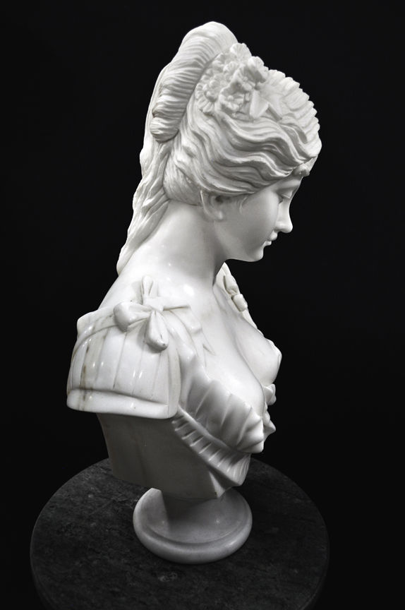 Thumbnail: "Gianna" Woman Statue