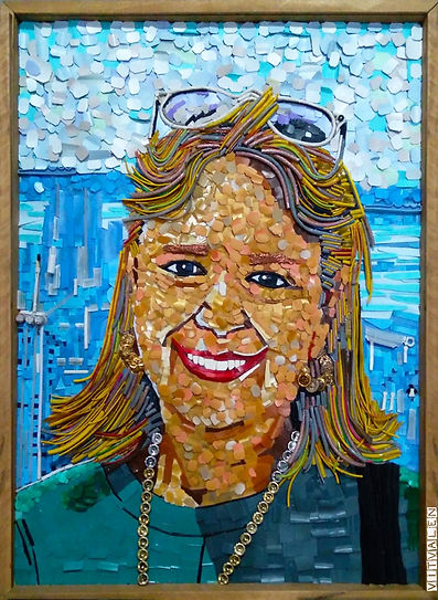 arte, art, arte sustentável, sustentabilidade, reciclagem, meio ambiente, vitvalen, arte reciclada, recycle, planeta, embalagens, reuso, mudanças climáticas, aquecimento global, paineis reciclados, sucatas, sucata, transformação, monica, educação, professora, retrato, quadro, painel, retrato
