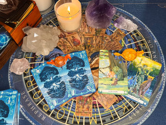 A Weekly Exploration with the 4 of Cups and King of Cups