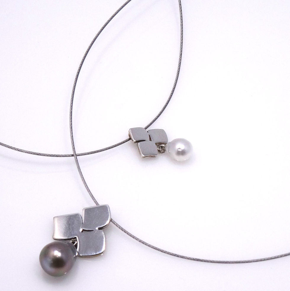 Thumbnail: Black Pearl Pendant