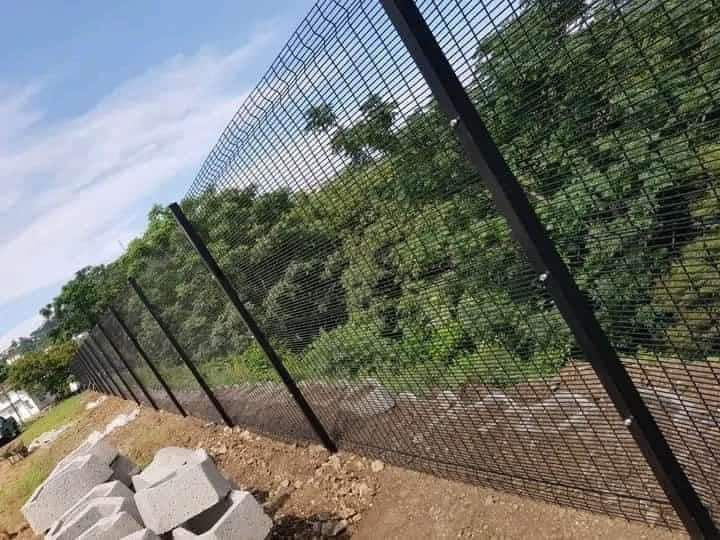 Thumbnail: 3D CURVY CLEAR VIEW fENCE panels 1.5m x 3m
