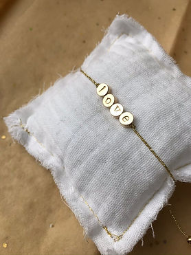 bracelet-perles-love.jpeg