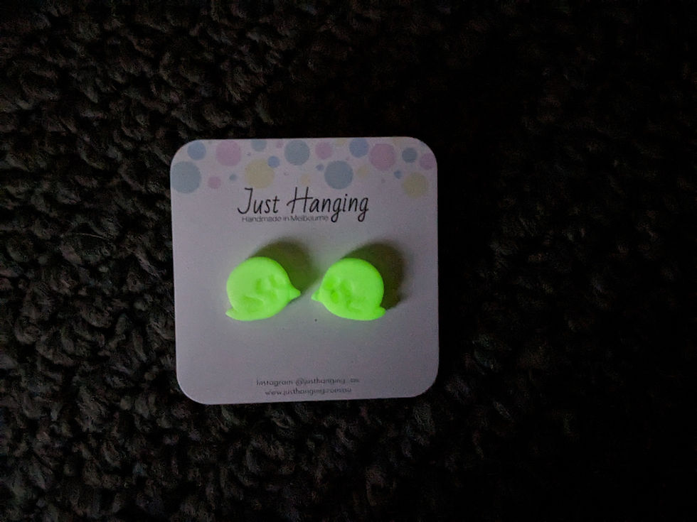 Thumbnail: Glow in the dark ghosties