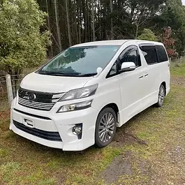 Lucky Rodeo Campervan – compact 2-person camper with kitchenette, double bed, refrigerator and second battery for a budget-friendly New Zealand road trip