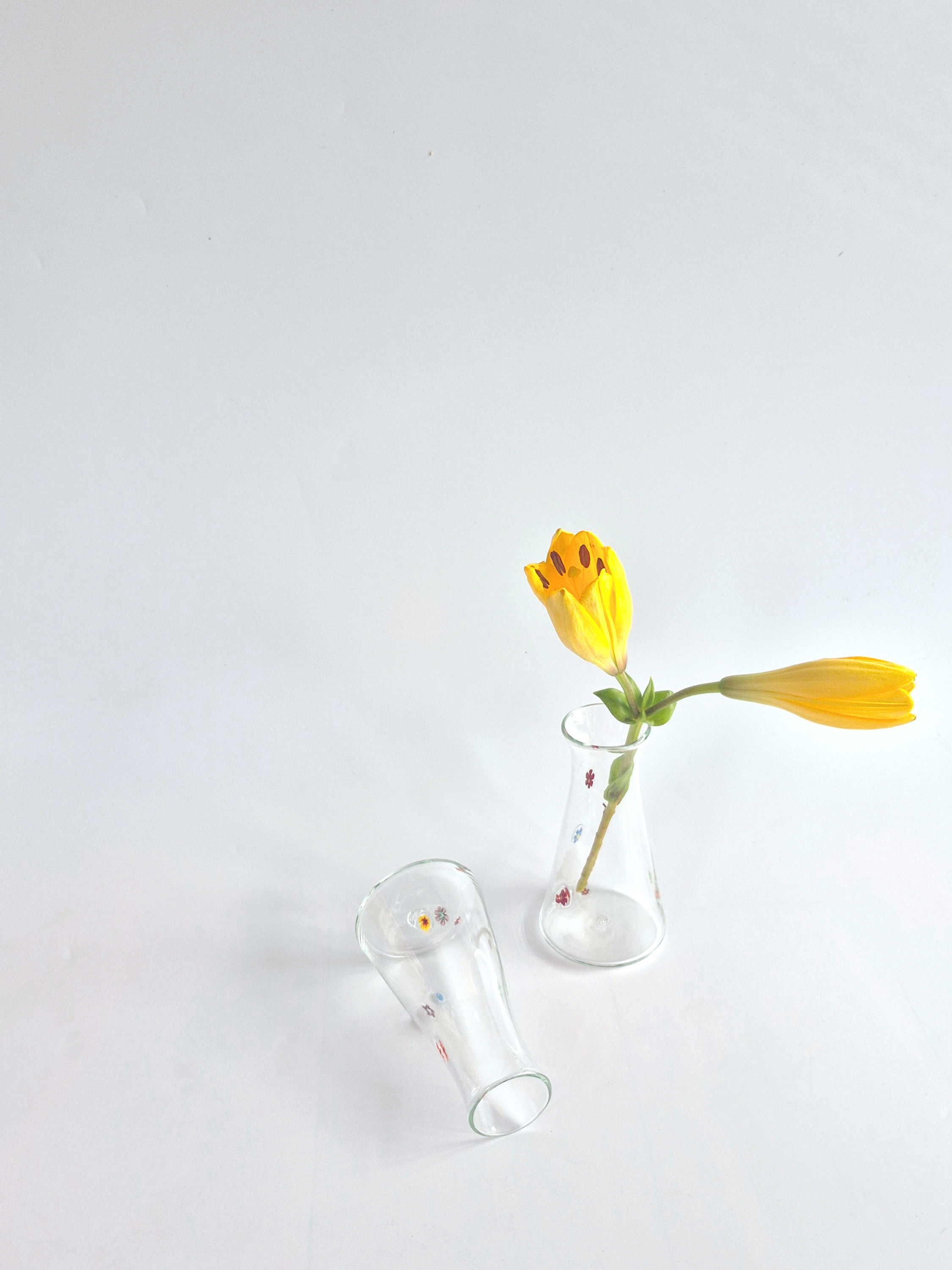 Daisy Bud Vase