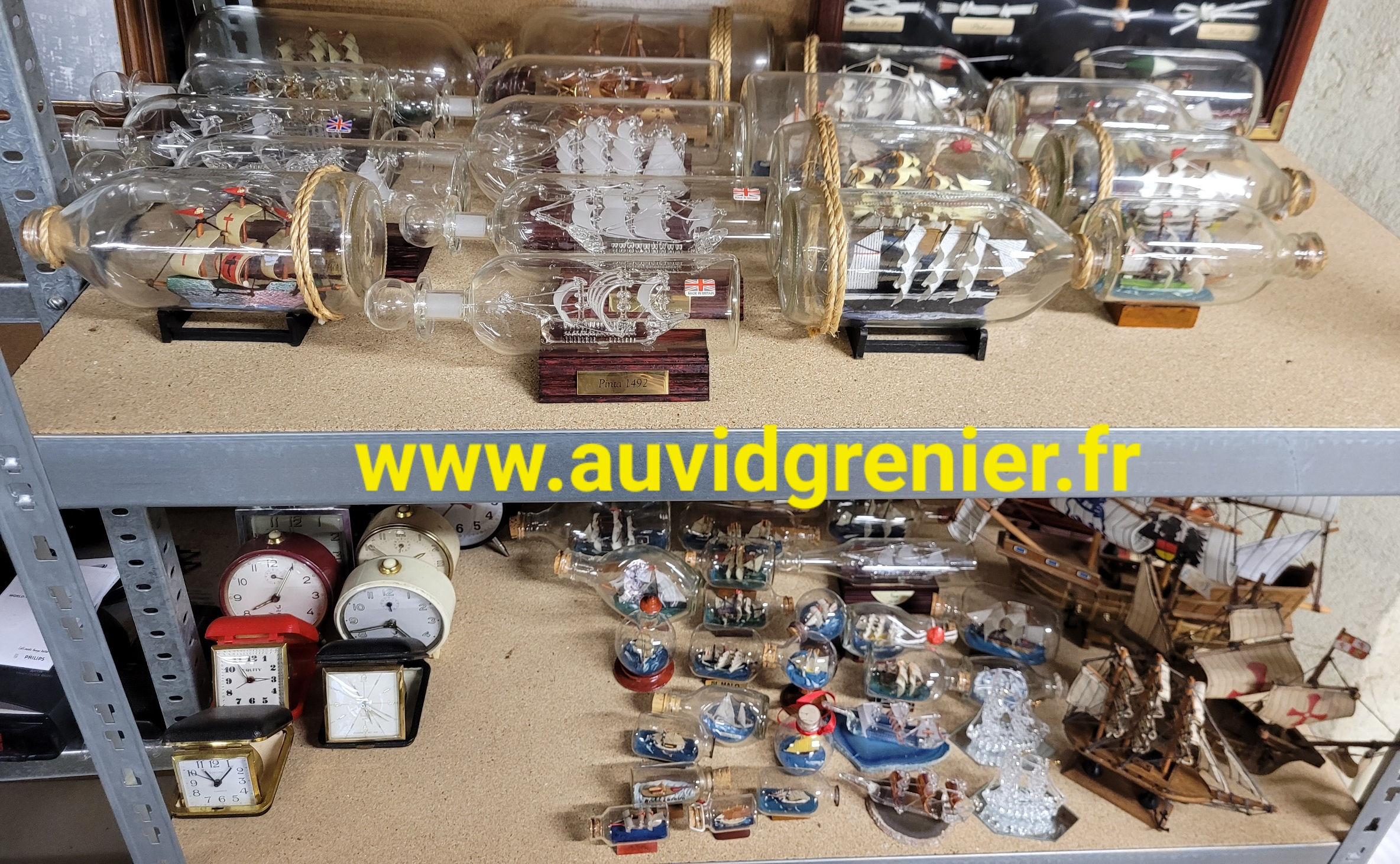 BATEAUX DANS UNE BOUTEILLE EN VERRE