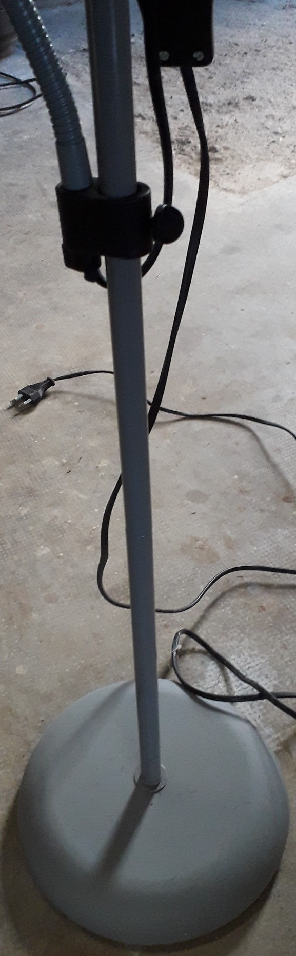 Miniature : PETIT LAMPADAIRE DOUBLE MODERNE