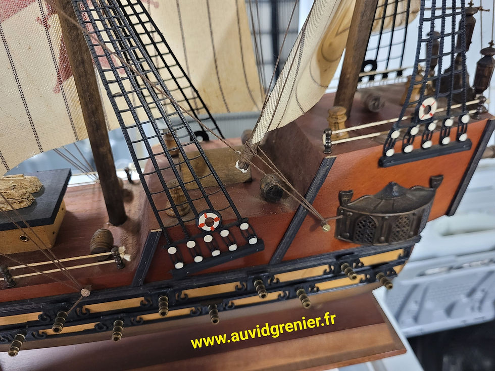 Miniature : MAQUETTE DE BATEAU EN BOIS 