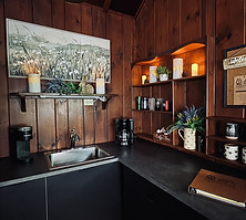 BabblingBrookCottagesAdventureSeasonDecor2026