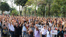 A greve continua!