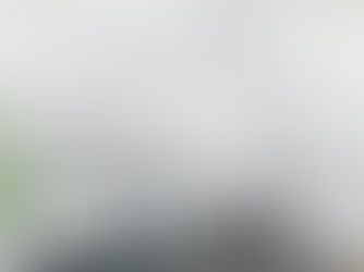 Salle de bain moderne avec douche italienne et WC suspendu, illustration pour l’article sur l’installation de WC suspendu à Nice.