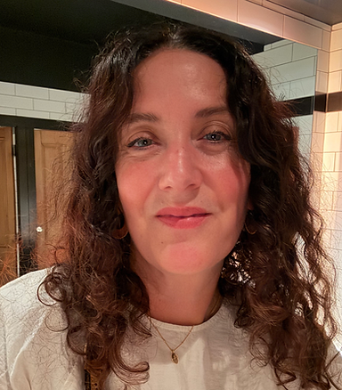 Laura Gurney – Qigong practitioner and spiritual celebrant in Leeds, offering online and in-person Qigong classes, cacao cere