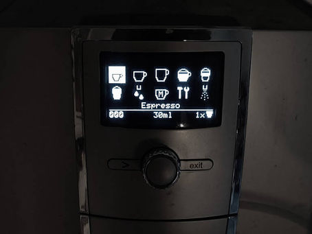 Gasnący ekran w ekspresie Nivona 830 i podobnych modelach.