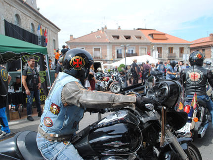 El Kustom FXtival más potente y multitudinario ‘toma’ el centro urbano de Valdemorillo
para hacer v