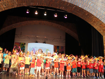 Más de 70 vivendis dan un recital de ilusión imaginación e ingenio a su paso por la Escuela de Veran