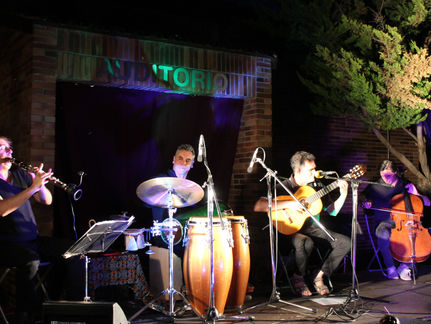 Últimos sones del ciclo Música en el Jardín entre milongas, tangos y tantos otros ritmos latinos