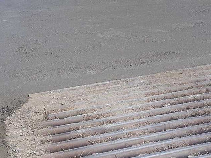 El Ayuntamiento responde a la necesidad de los vecinos de la zona con el arreglo al acceso
a Los Ba