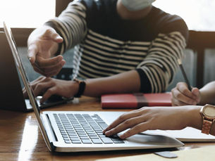 “Las maquinas que hablan y el misterio que esconden”: Emilio Carrillo 