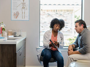 “El cáncer, cuando se detecta a tiempo y se realiza tratamiento, se puede curar”: Dr. Arturo Mendoza 