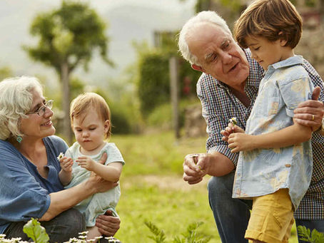 Ser abuelo y ayudar con los nietos podría proteger contra el deterioro cognitivo